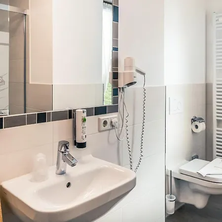 Foehrenhof فندق شتانزاخ