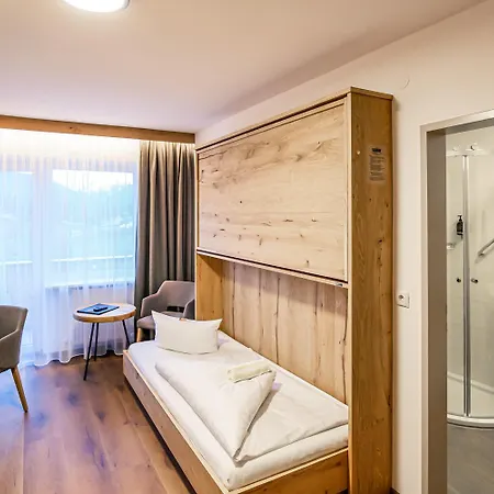 호텔 Foehrenhof 슈탄차흐